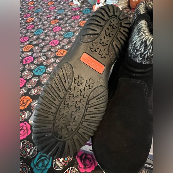 π Khombu Women's Laura All Weather Suede Leather Ankle Boots - Picture 6 of 17